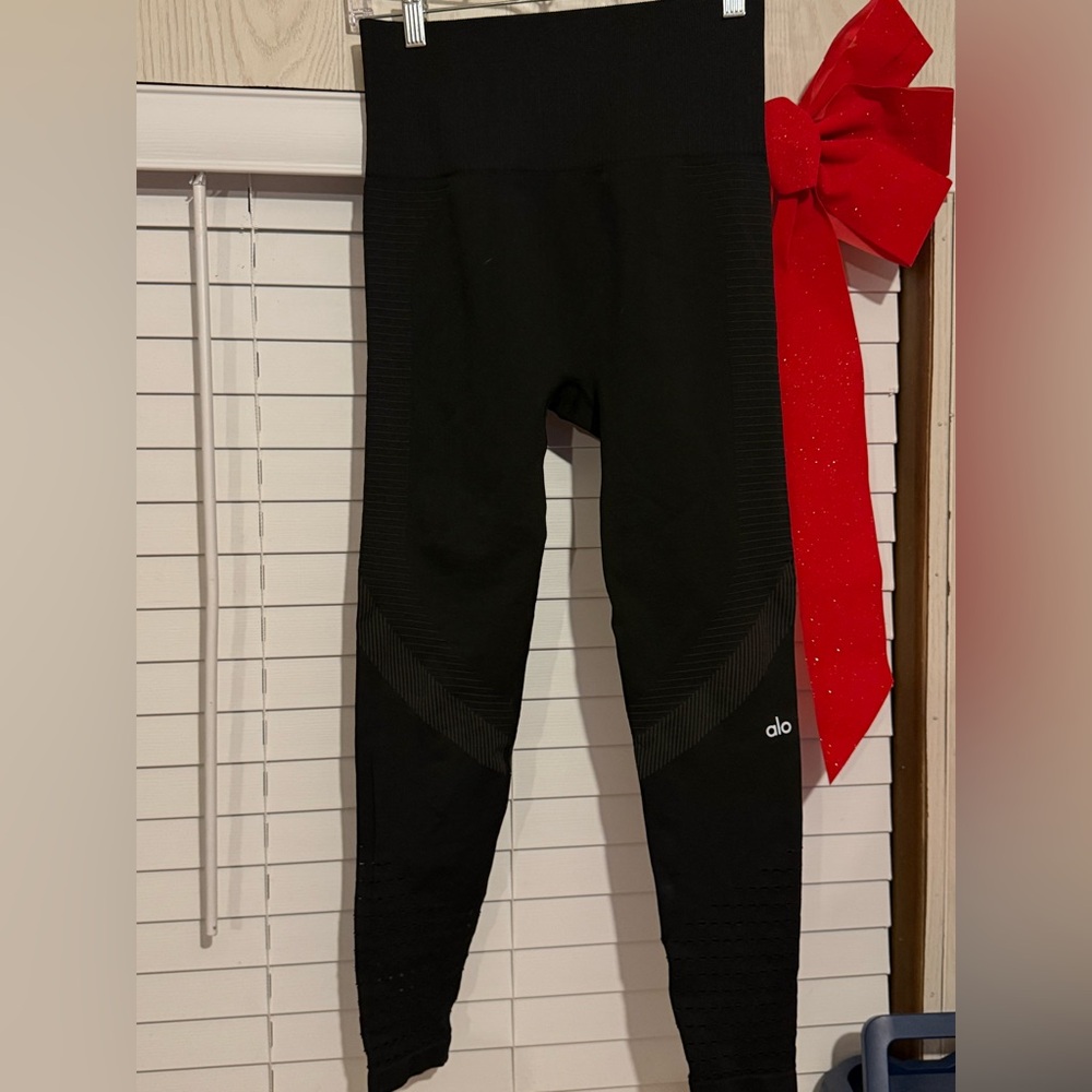 ALO Yoga Women's Black Leggings